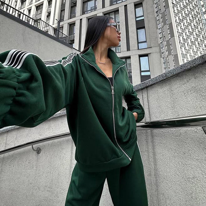 Women's sporty fleece loungewear set with practical pockets and high collar Lisslune