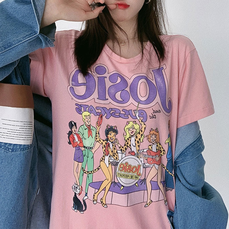 Ladies Graphic T-Shirt with vintage red print and loose fit