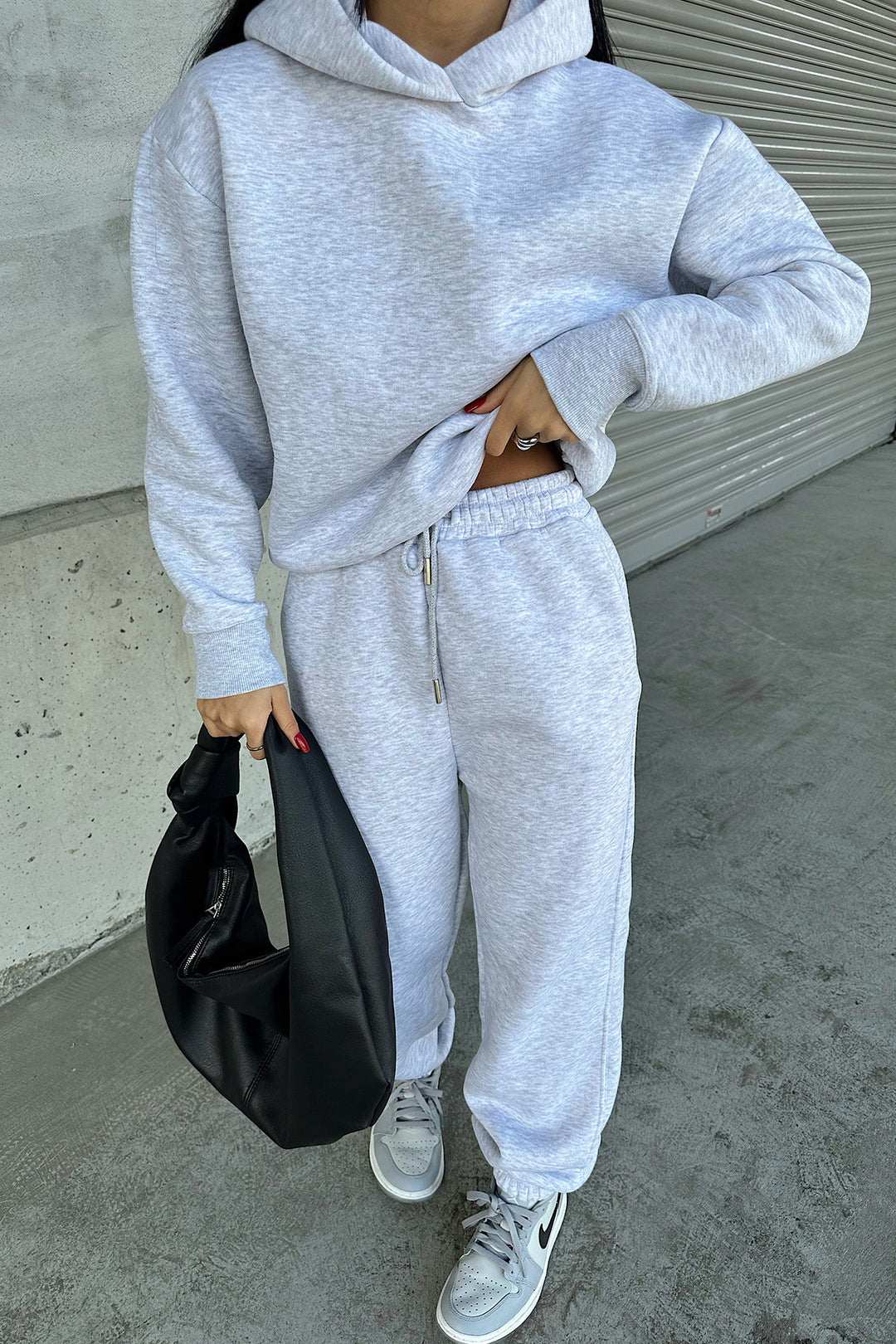 Women's sporty hoodie with elegant cut Lisslune