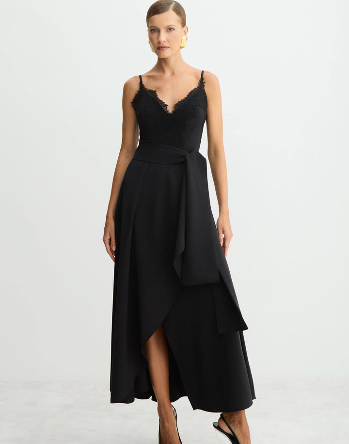 Women's Maxi Dress with Lace Trim and Side Slit Lisslune