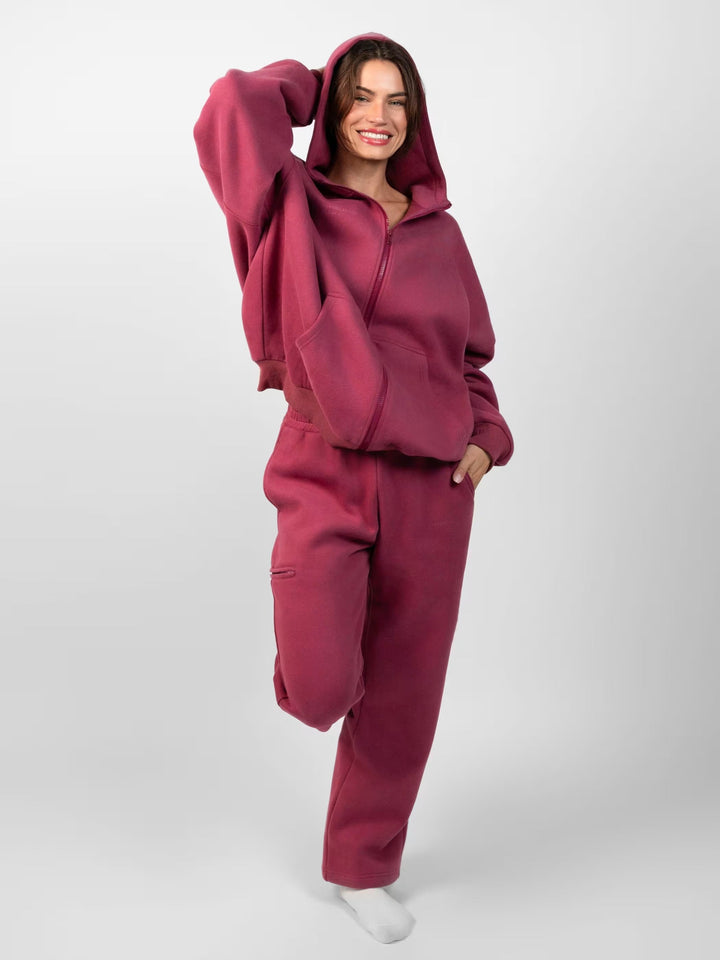 Ladies sporty fleece suit with high collar and practical pockets Lisslune