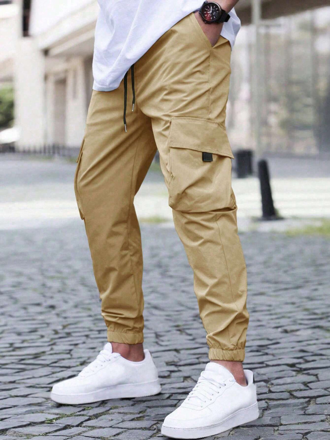 Men's cargo pants with elastic waistband and practical side pockets Lisslune