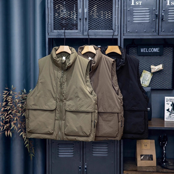 Men's Insulated Outdoor Vest with Practical Pockets and High Collar Lisslune
