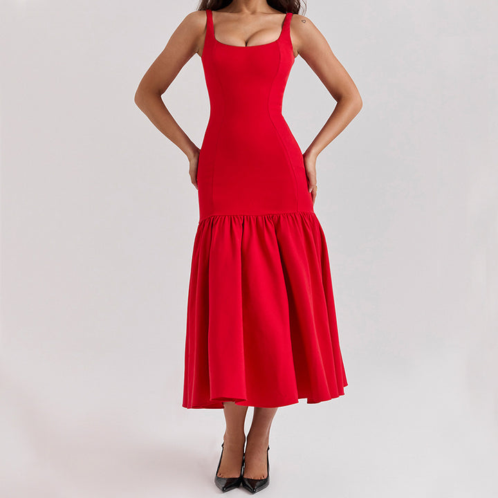 Women's maxi dress with chic waist emphasis and voluminous skirt