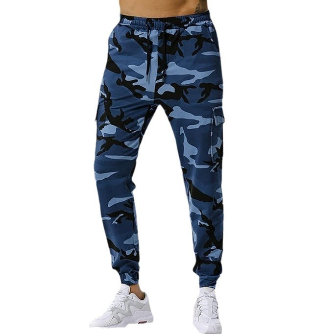 Men's cargo pants with practical side pockets in camouflage design Skorter