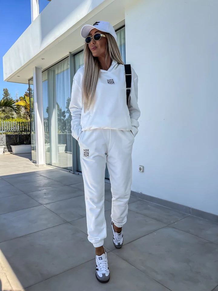 Ladies sporty loungewear set with hood and elastic cuffs Lisslune