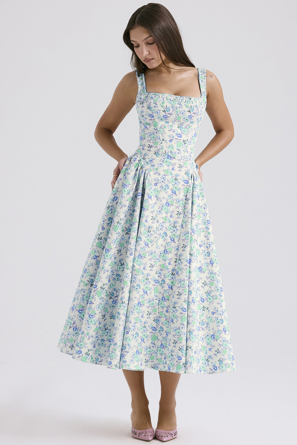 Women’s midi dress with floral pattern and flared skirt Lune London