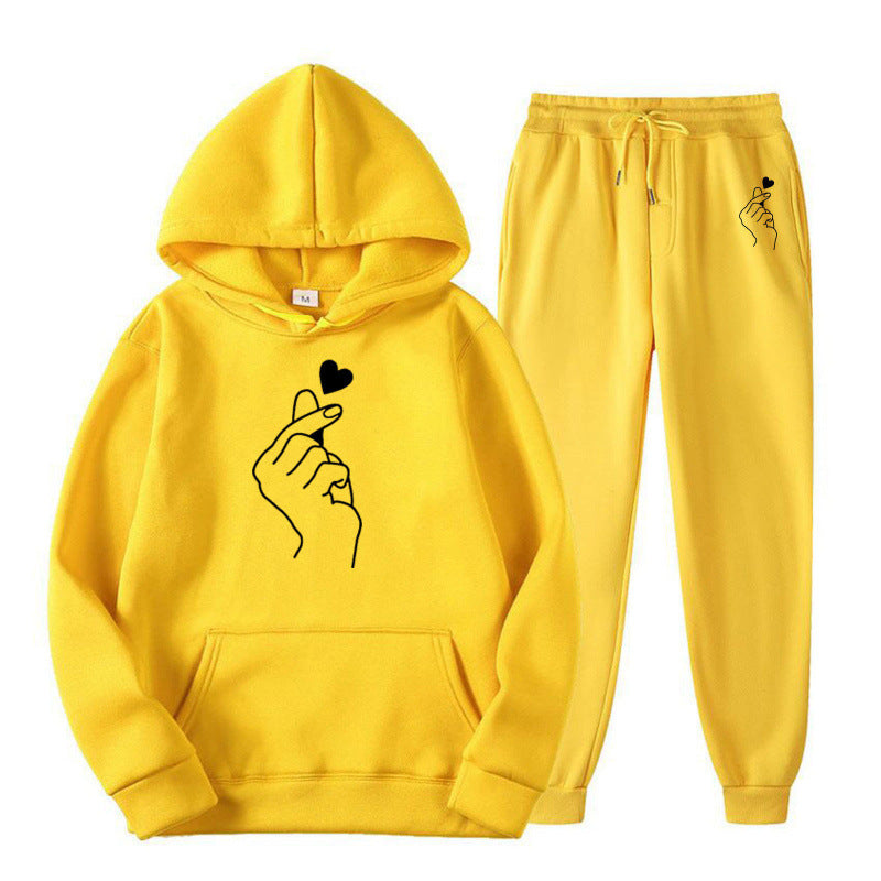 Women's tracksuit with creative heart motif and comfortable fit Lisslune