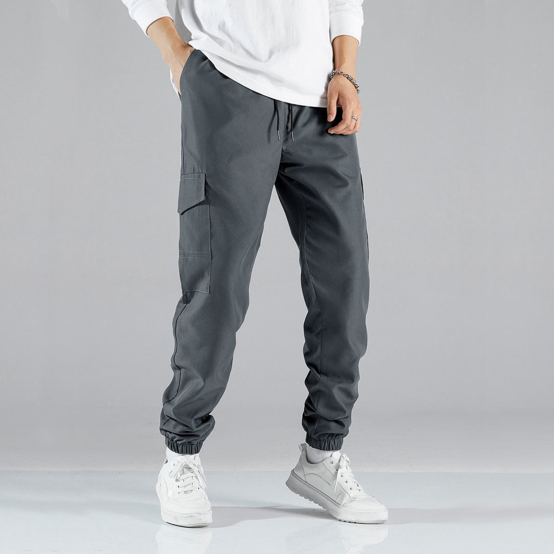 Men's cargo joggers with practical side pockets and elastic waistband Lisslune