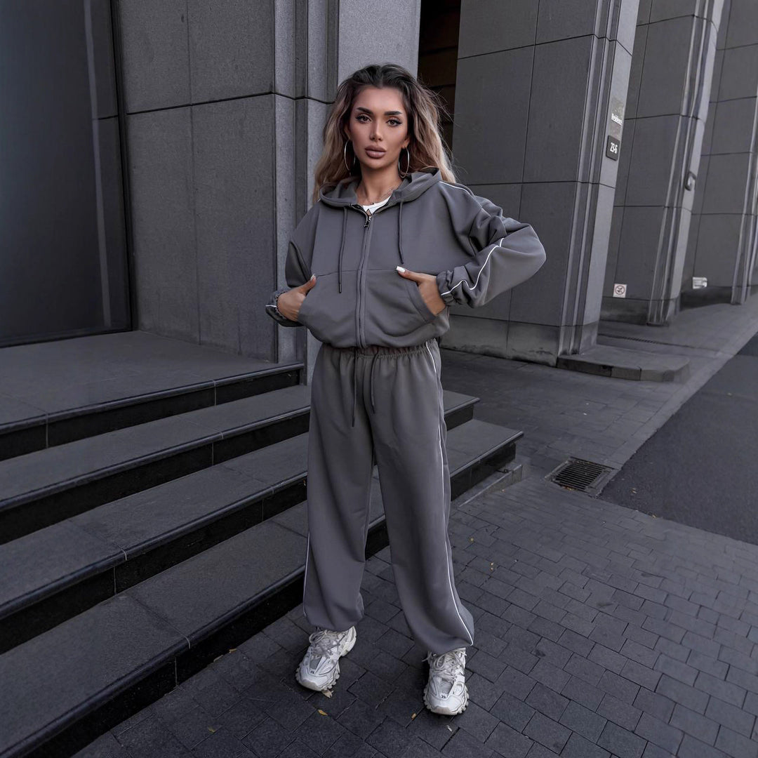 Women's sporty loungewear set with hood and wide pants Lisslune