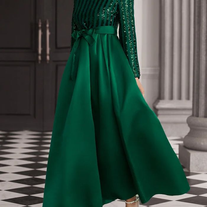 Women's Glamorous Maxi Dress with Sequin Accents and Shimmering Skirt Lisslune