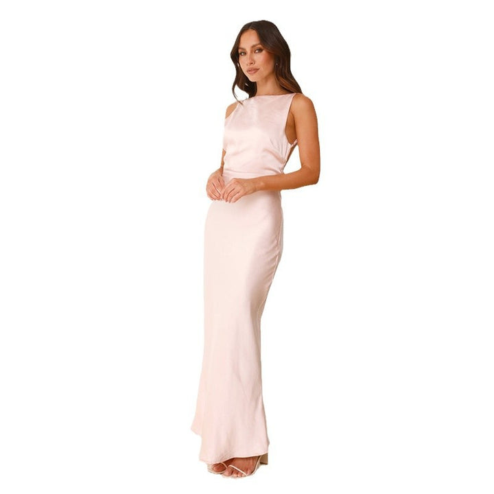 Ladies Elegant Maxi Dress with Slim Cut and Sleeveless Design