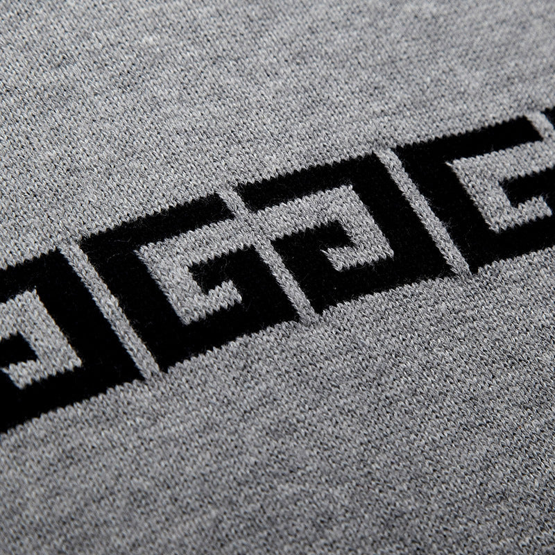 Men's sweater with V-neck and decorative pattern Lisslune