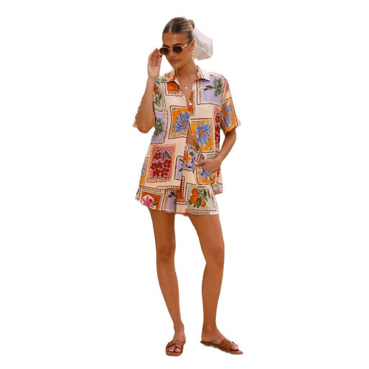 Women's short-sleeve shirt with matching shorts in floral design Lune London