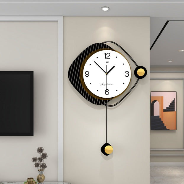 Lisslune | TimeSwing - Modern geometric pendulum clock