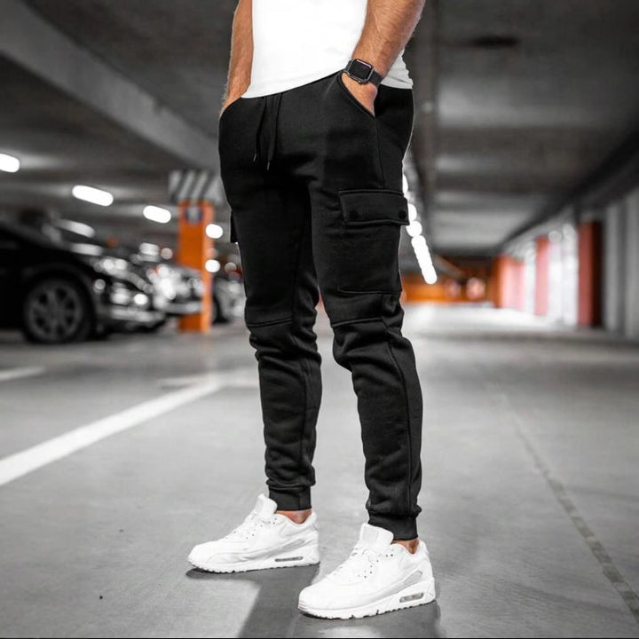 Men's cargo training pants with versatile pockets and modern cut Lisslune