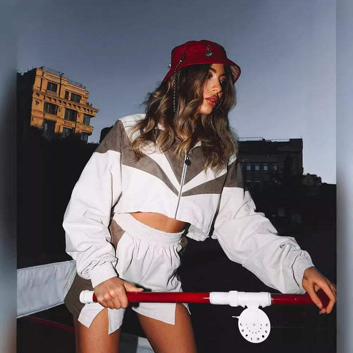 Women's sporty leisure set with cropped jacket and shorts Lisslune