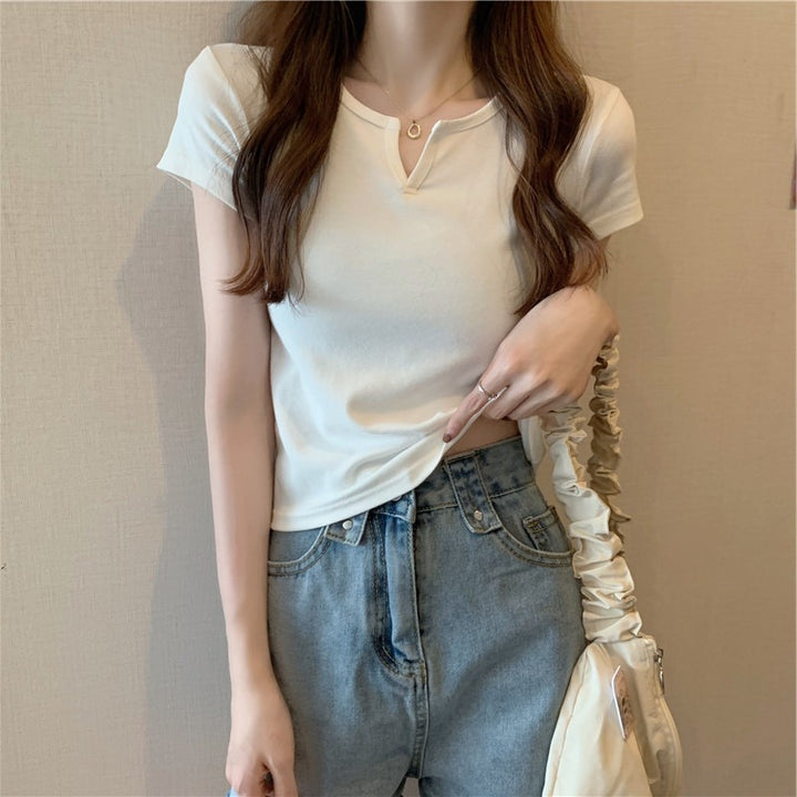Women's Cropped T-Shirt with a fitted cut and modern accents
