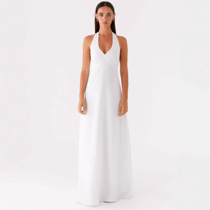 Women Elegant Sleeveless Wedding Dress with Waistband and Flowing Fabric