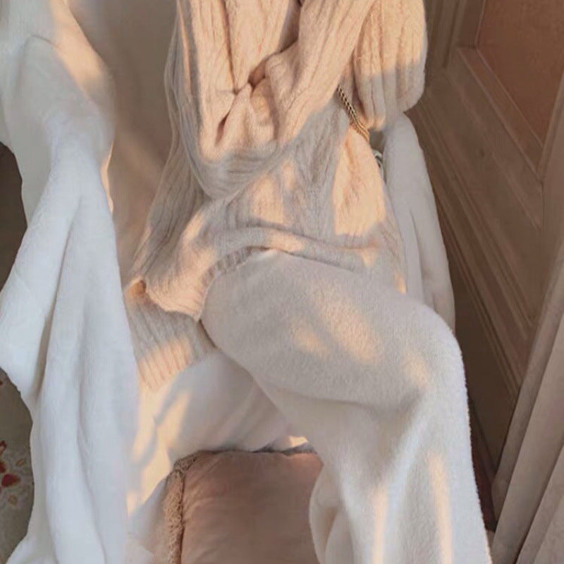 Women’s Knit Loungewear Set with Elegant Roll Neck and Luxurious Materials Lisslune