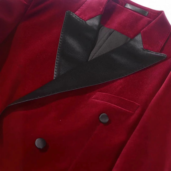 Men's elegant velvet blazer with satin collar section Lisslune