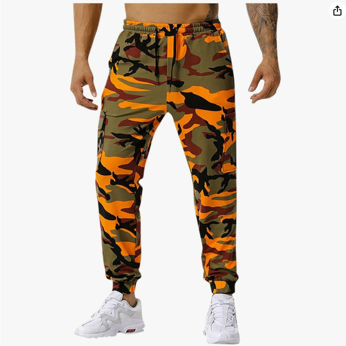 Men's cargo pants with practical side pockets in camouflage design Skorter