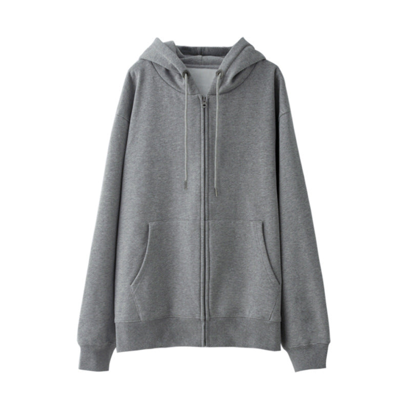 Women's hoodie with an oversized fit and practical pockets