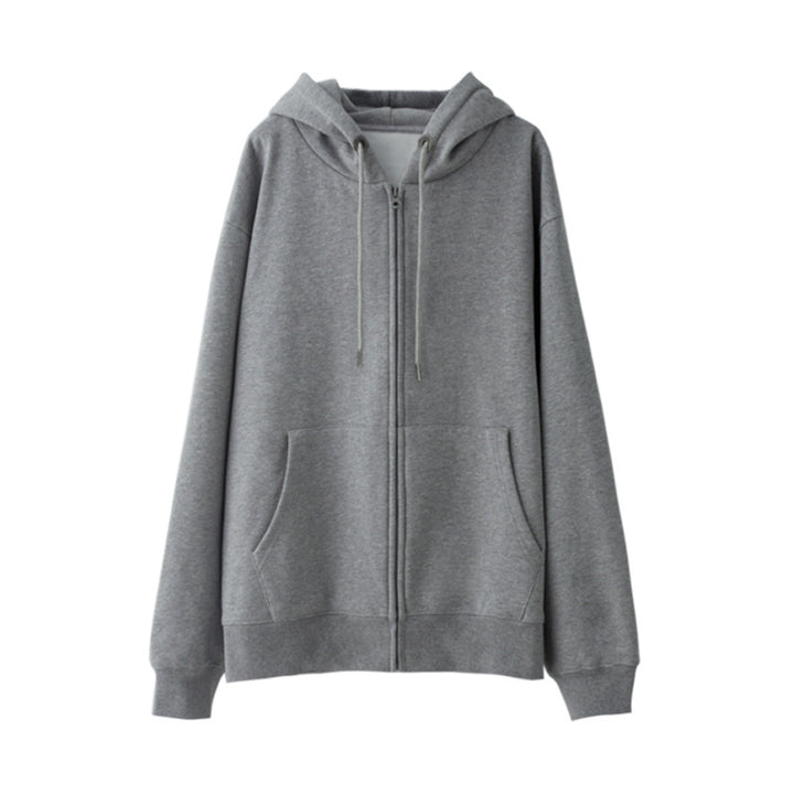 Women's hoodie with an oversized fit and practical pockets