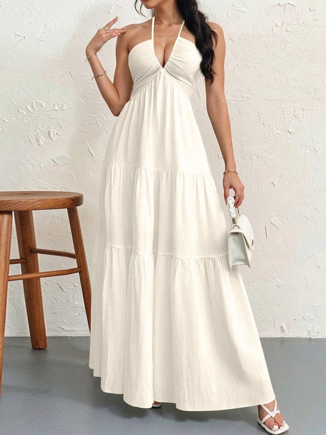 Women’s maxi dress with deep V-neckline and airy silhouette Lisslune