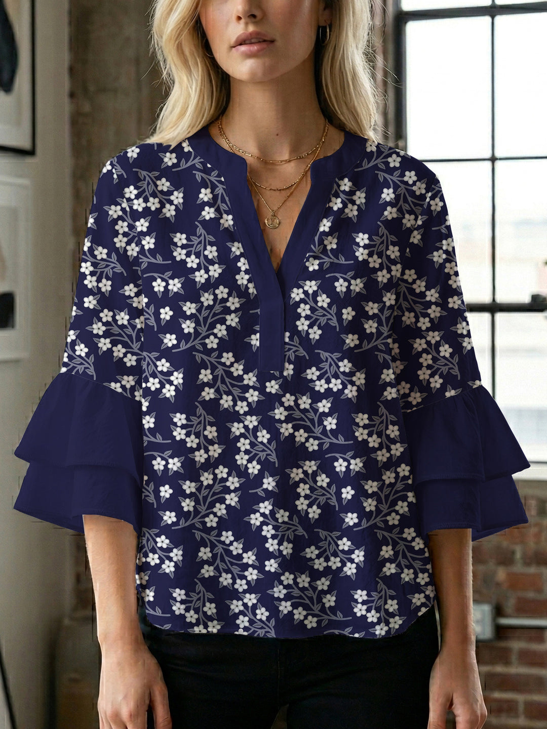 Women's blouse with voluminous sleeves and floral design Lisslune