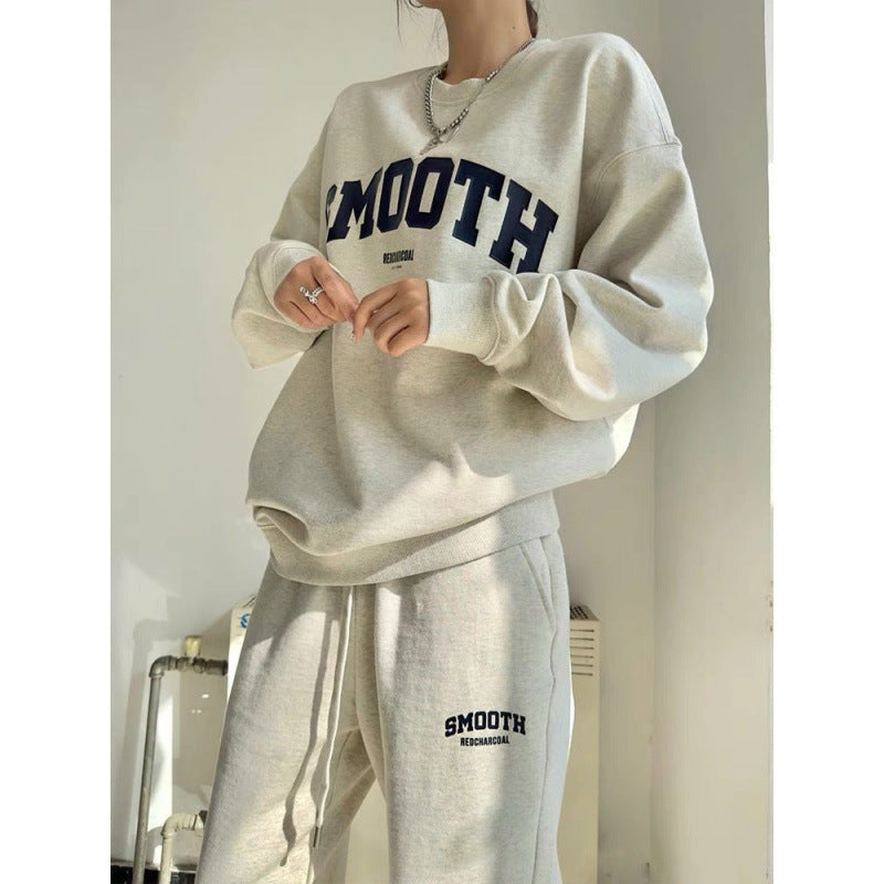 Women's set with cropped sweatshirt and comfortable jogging pants Lisslune
