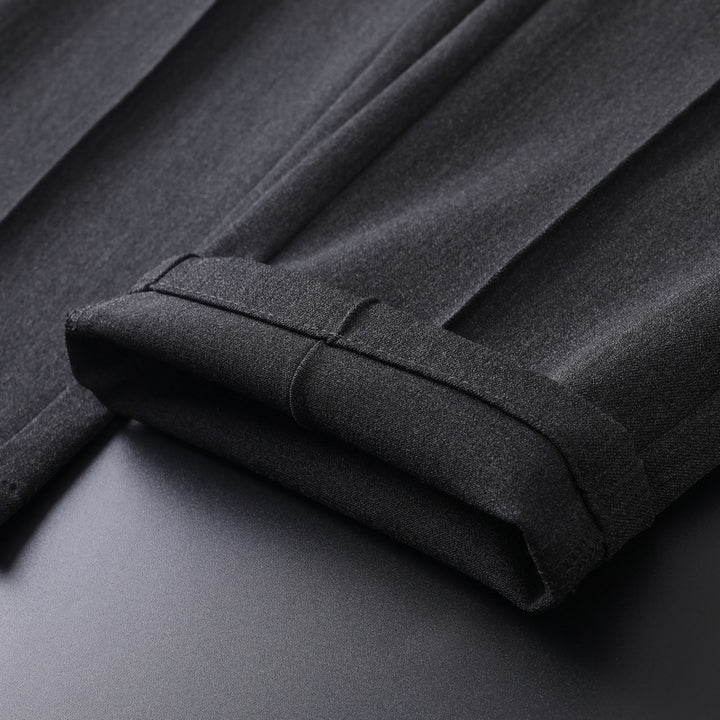 Men's elegant suit trousers with a slim fit and side pockets Lisslune
