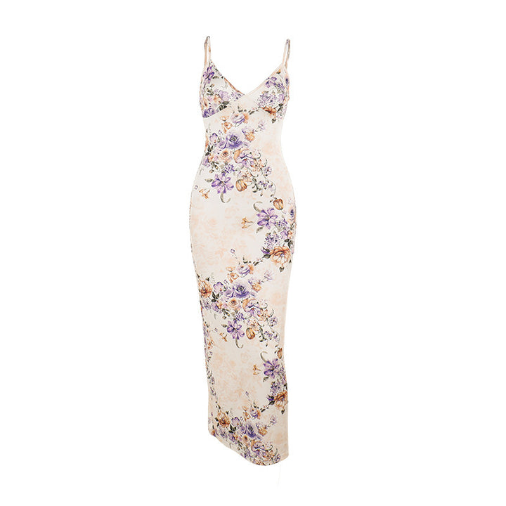 Ladies elegant and form-fitting wrap dress with delicate floral pattern Lune London