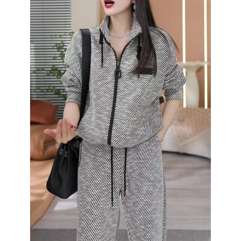 Women's cozy leisure set with practical zipper and high collar Lisslune