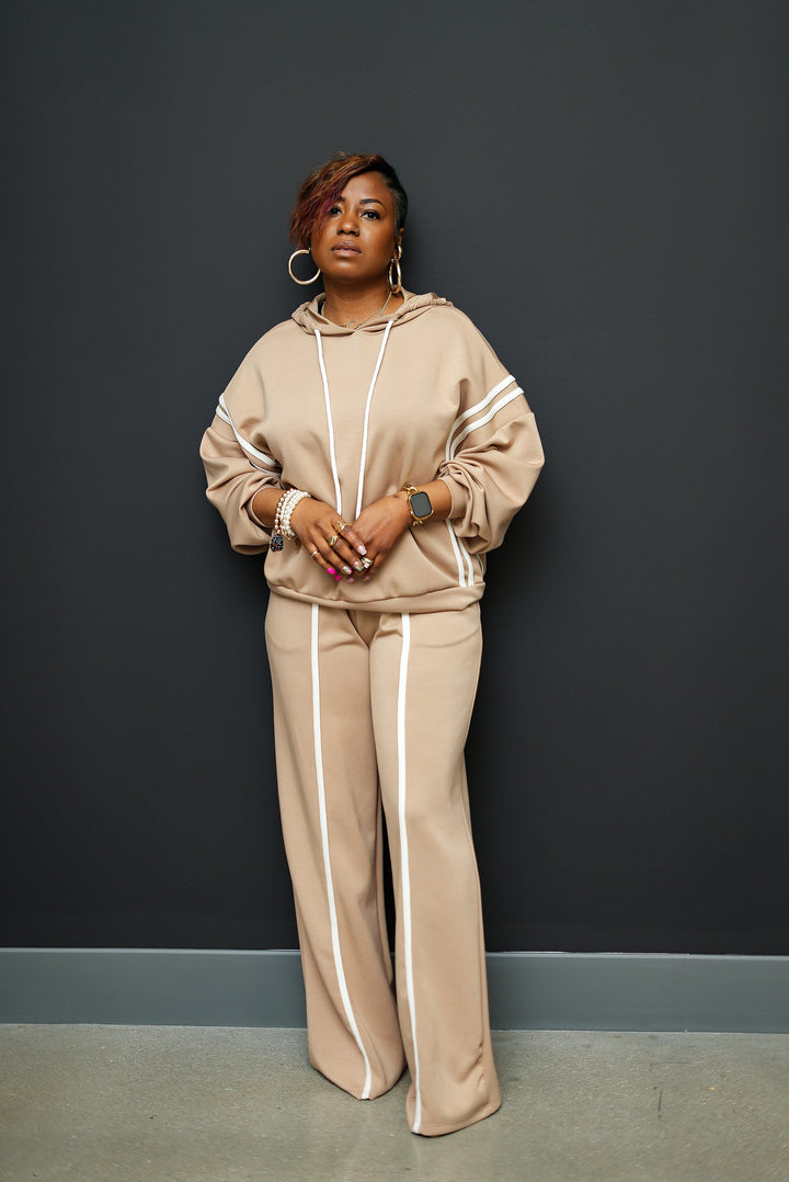 Women's sporty loungewear set with rolled sleeves and side stripes Lisslune