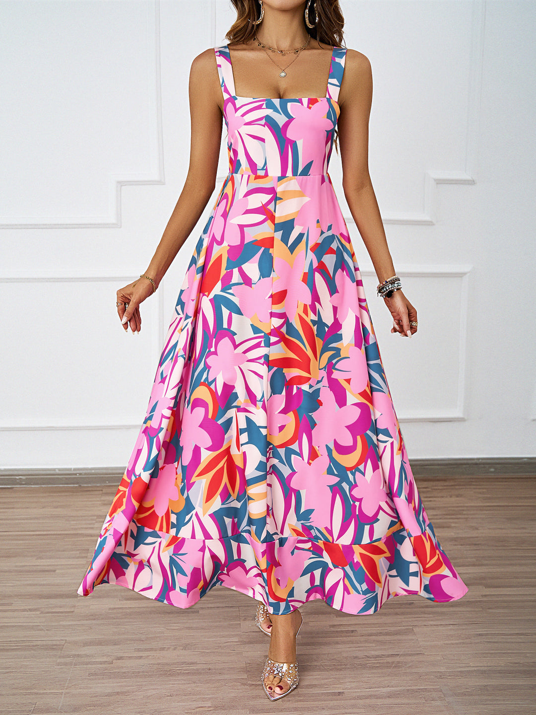 Ladies maxi dress with modern floral design and flattering silhouette Lisslune