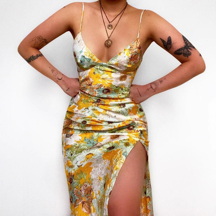 Women's maxi dress with deep V-neck and elegant slit