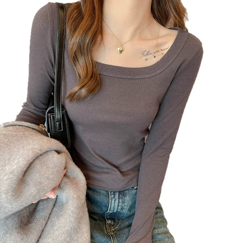Women’s long sleeve shirt with modern square neckline and fine rib knit