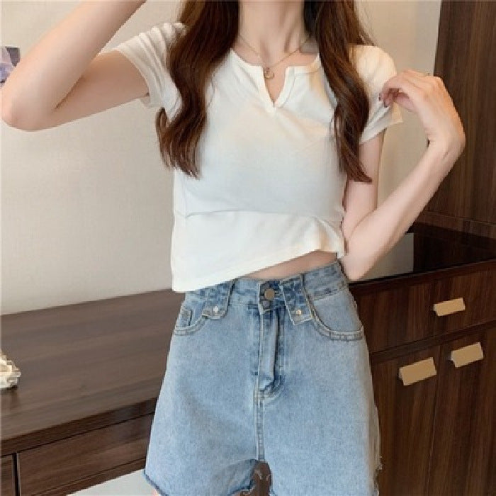 Women's Cropped T-Shirt with a fitted cut and modern accents