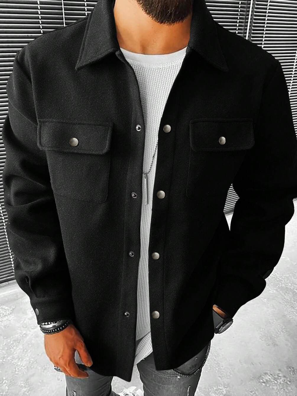 Men's stylish overshirt jacket with practical pockets and modern button design Lisslune
