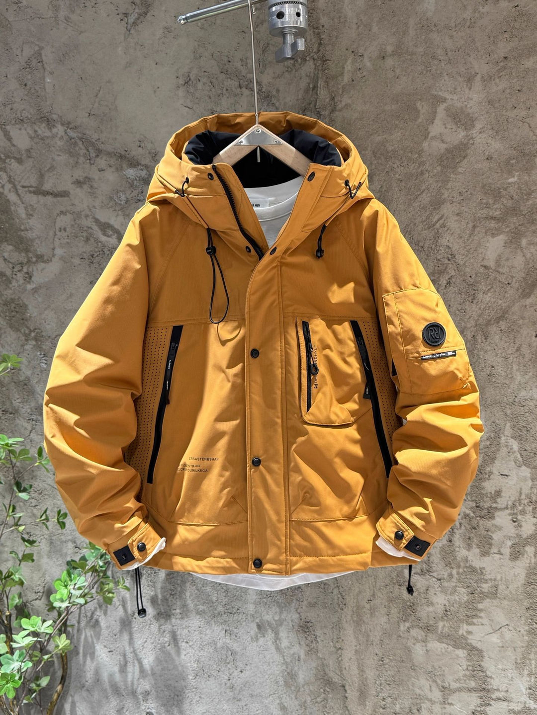 Men's Insulated Outdoor Jacket with Multifunctional Hood Lisslune