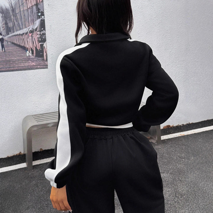 Women's sporty loungewear set with half-wide and elegant contrast stripes Lisslune