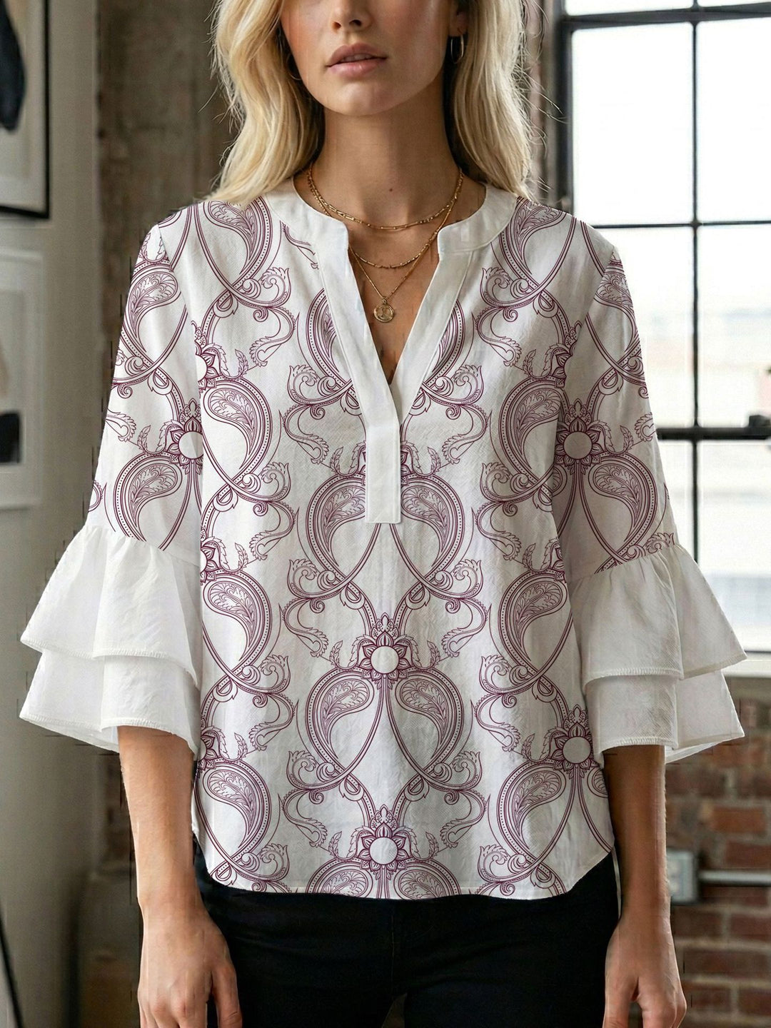 Ladies blouse with beautiful floral design Lisslune