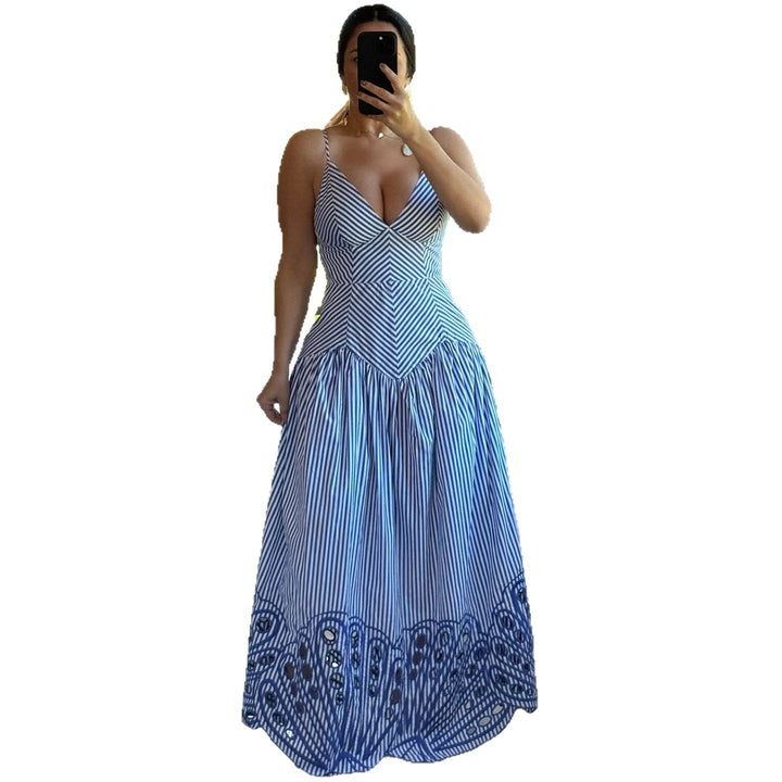 Ladies max dress with deep V-neck and delicate pattern design Lisslune