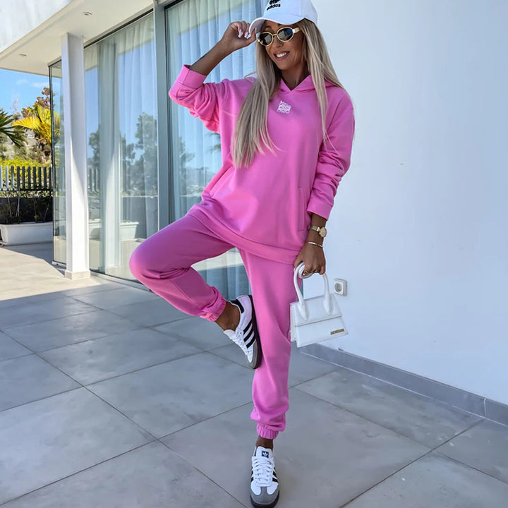 Ladies sporty loungewear set with hood and elastic cuffs Lisslune