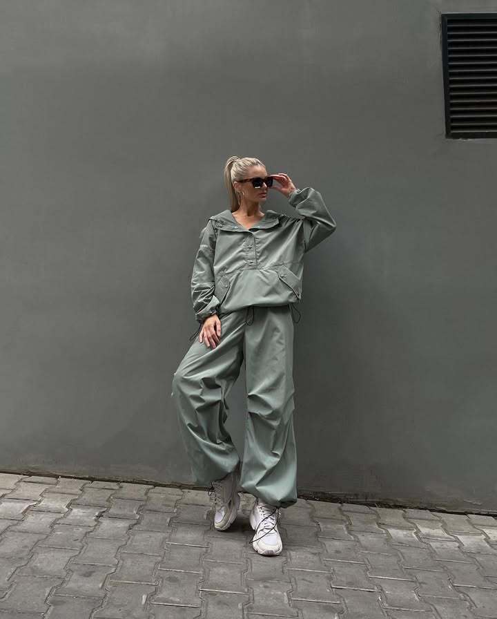 Women's sporty oversized jacket with practical pockets Lisslune