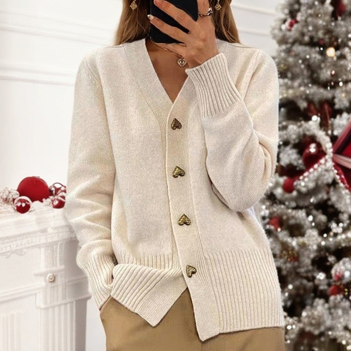 Lisslune | Elegant cardigan with heart buttons