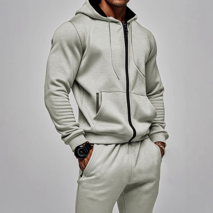 Men's sporty hoodie set with functional pockets and high-quality workmanship Lisslune