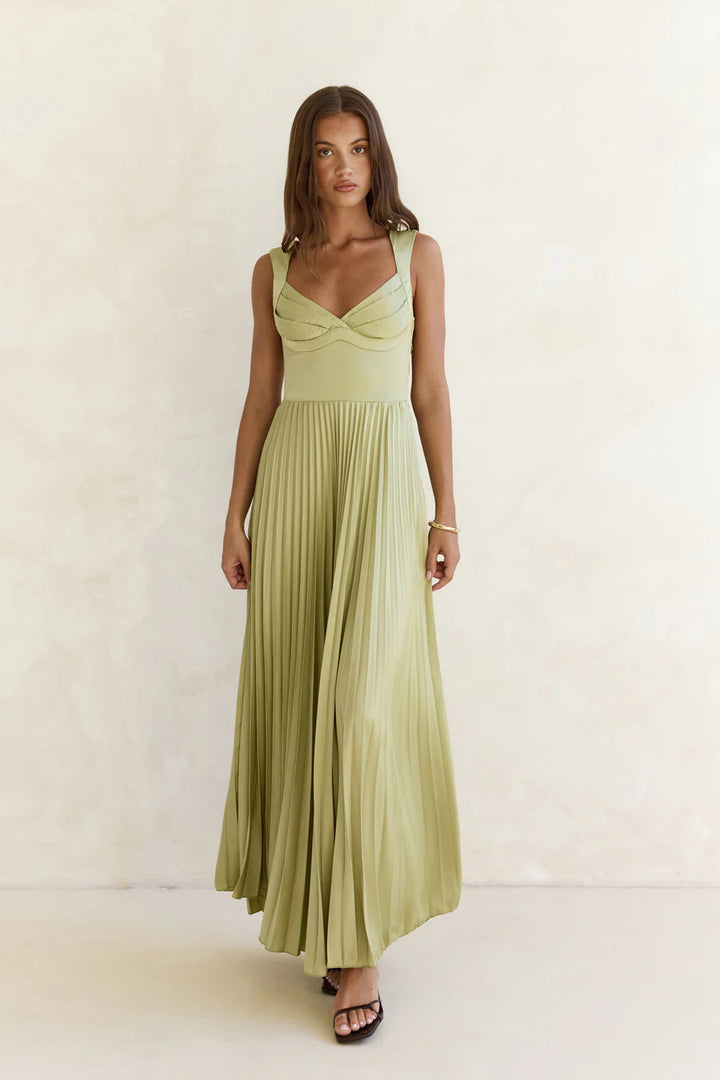 Women's Pleated Maxi Dress with Flattering V-Neck and Feminine Design