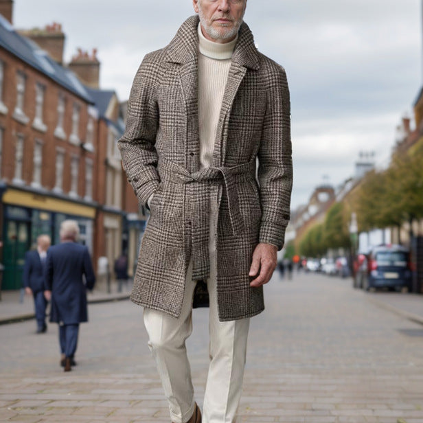 Men's fashionable trench coat with practical pockets and modern cut Lisslune